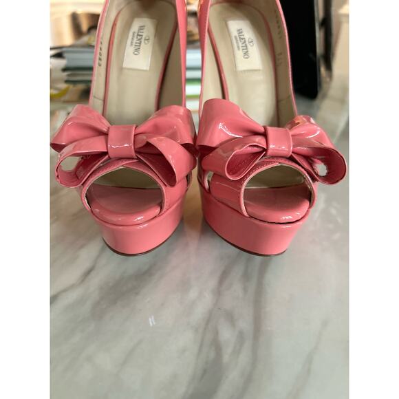 Valentino Garavani Bubblegum Pink Bow Platform Peep Toe Heels - Picture 13 of 16